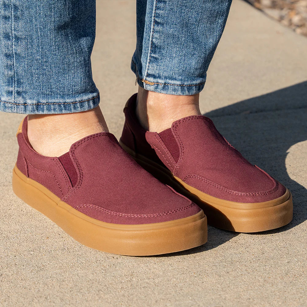 STREETSTYLE Slip-On: easy-on freedom with a foot-shaped fit