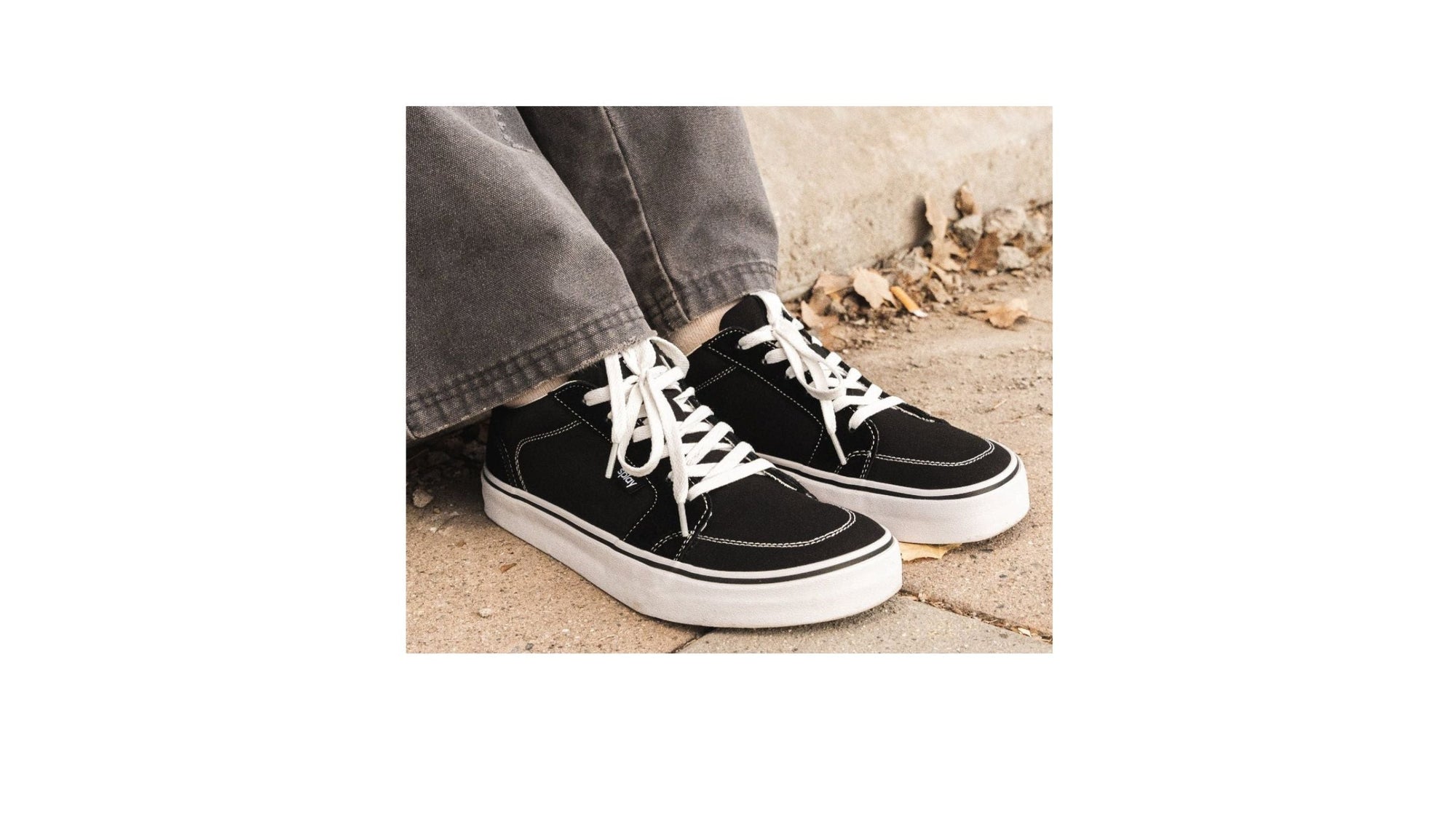 A model in REV LT Los Angeles from Splay shoes that is also a zero-drop shoe. 