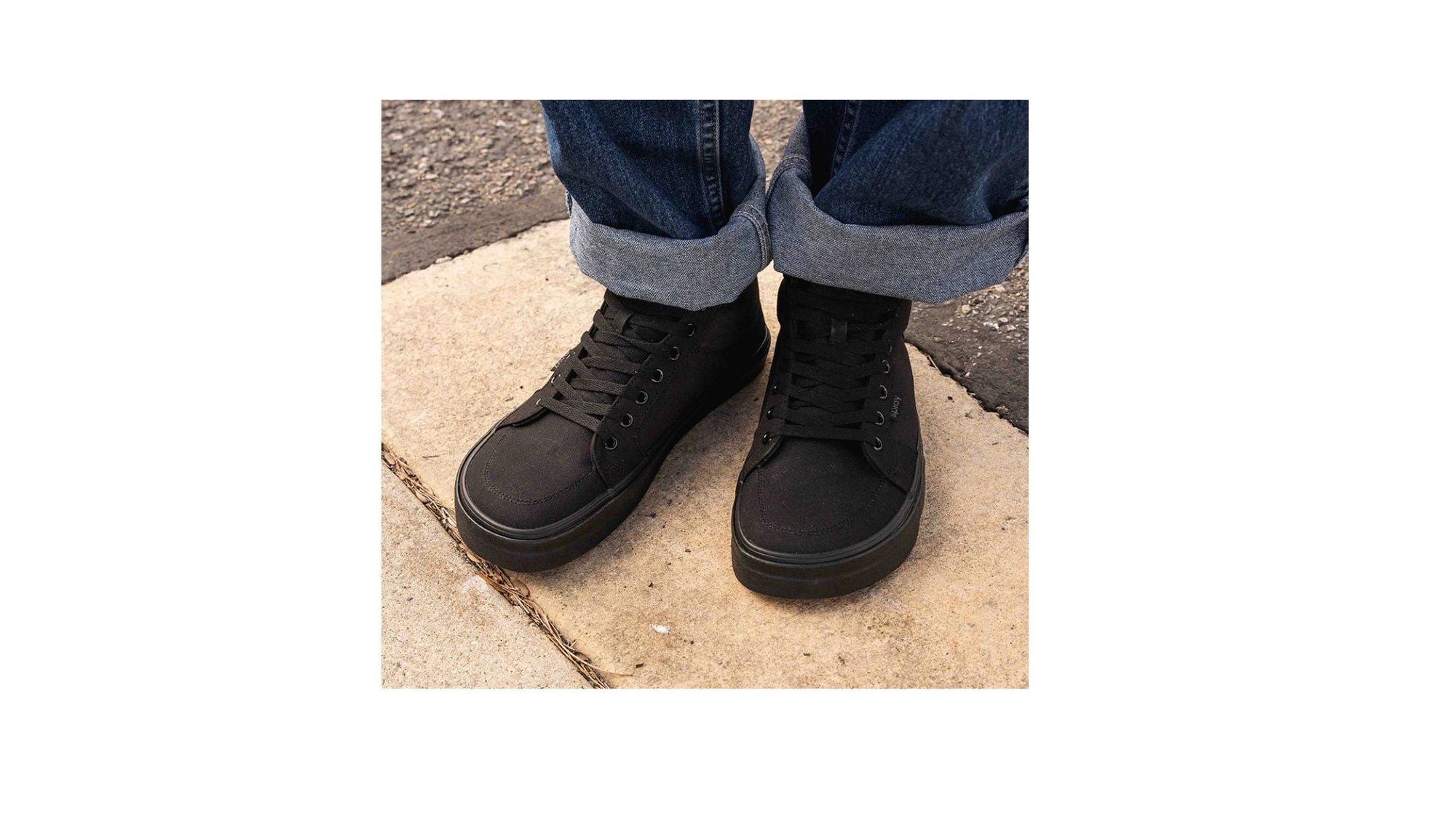 Man wearing Splay Shoes REV HT Canvas New York. 