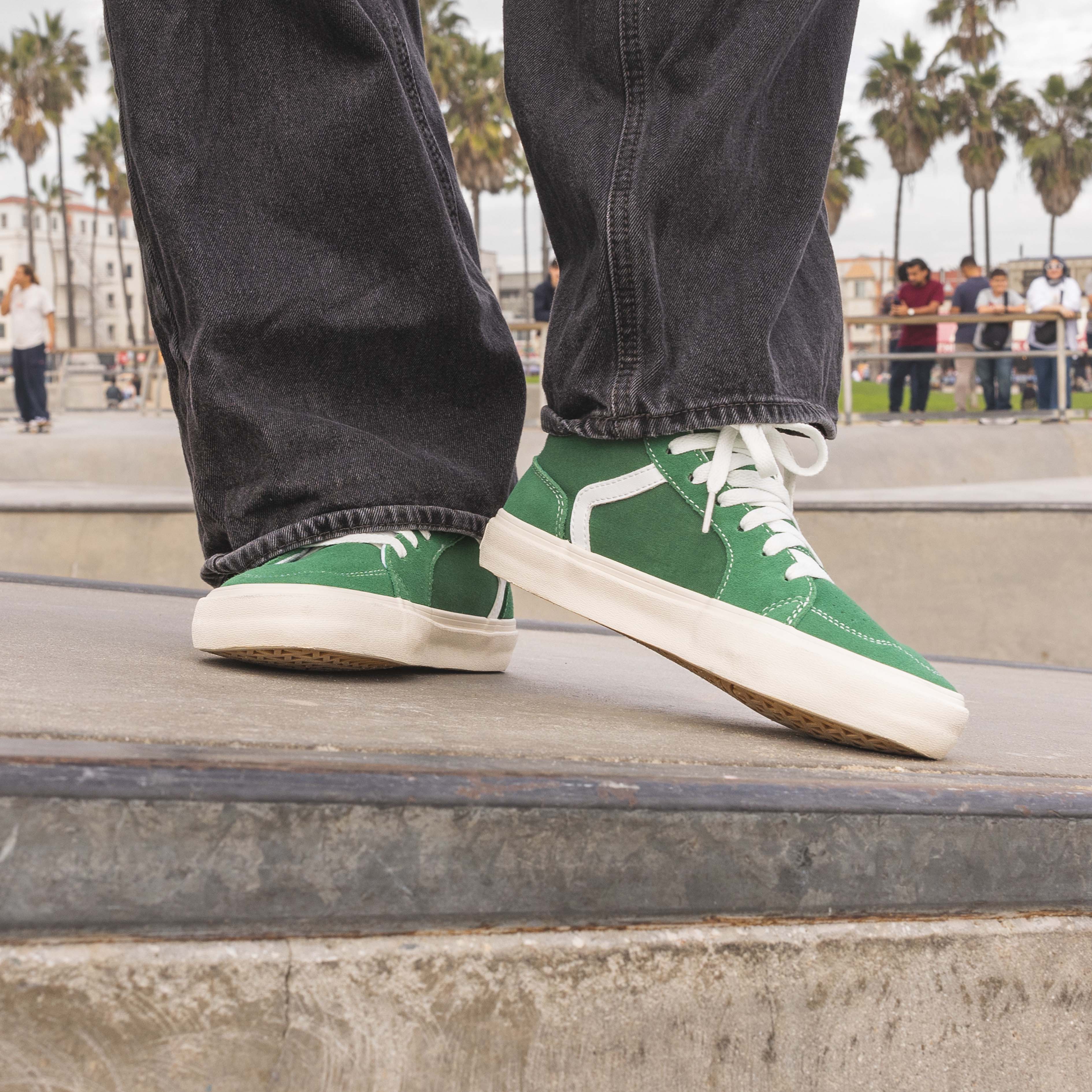 HIGH-TOP: Foot-Shaped Freedom for Extra Ankle Coverage