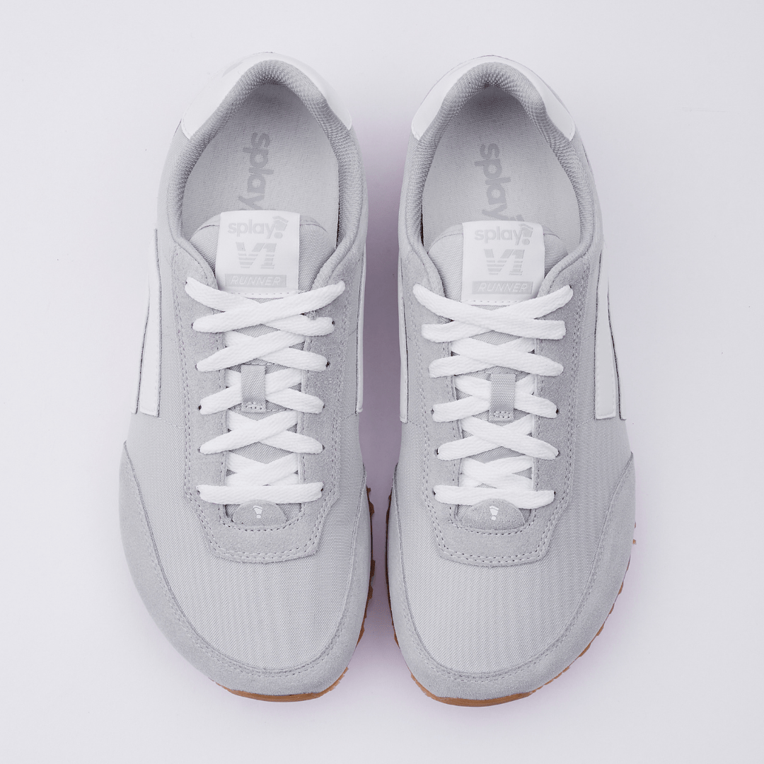 RUNNER V1 Relay Grey '26