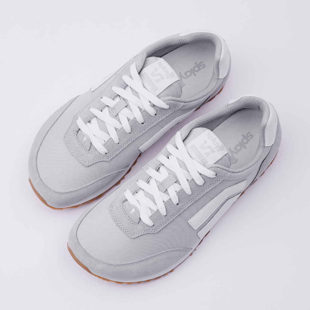 RUNNER V1 Relay Grey '26