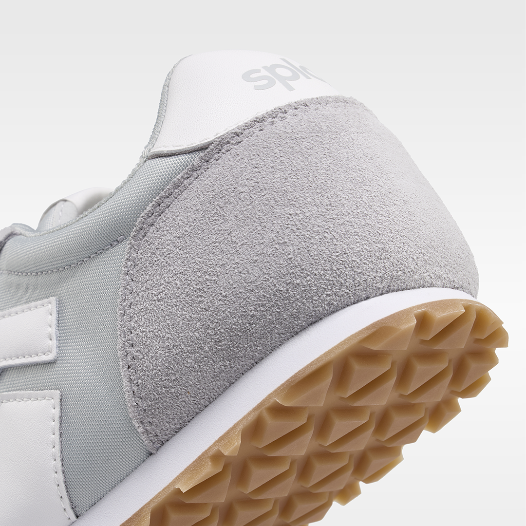RUNNER V1 Relay Grey '26
