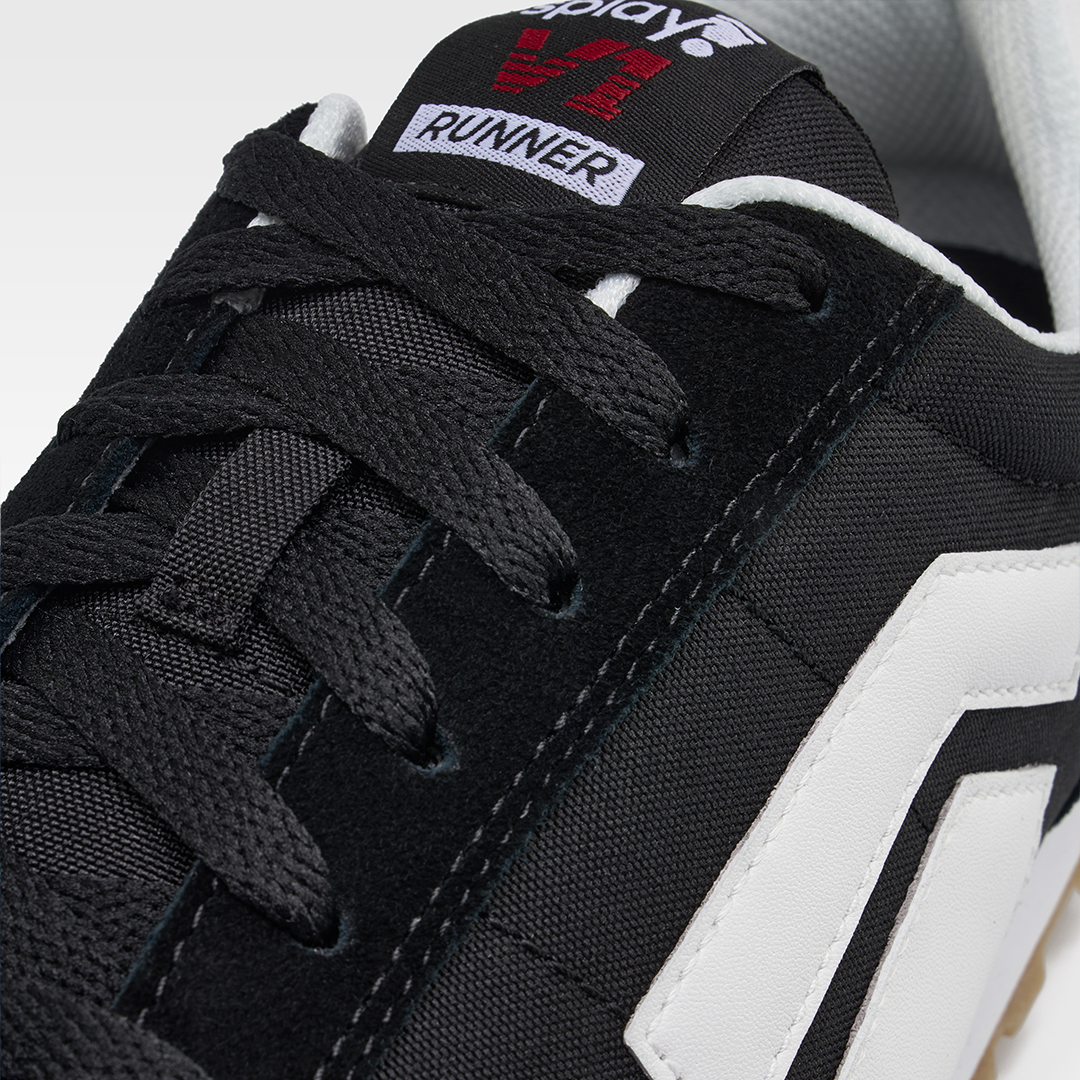 RUNNER V1 Track Black '26