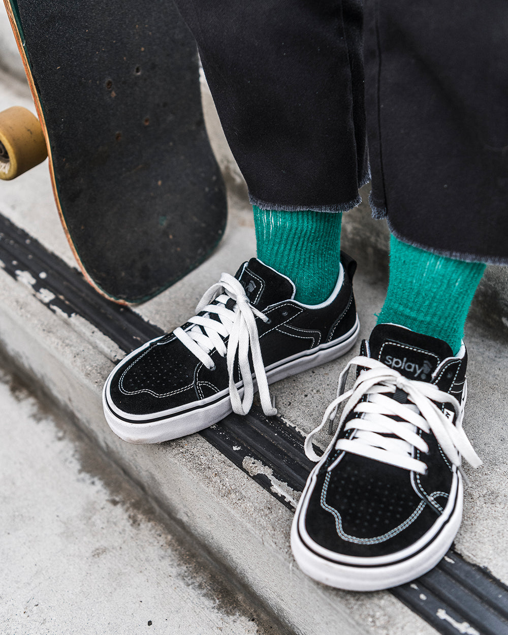 Splay REV LTS Los Angeles barefoot shoes — low-top suede skate shoe, lifestyle photo, the shoes shown in use outdoors