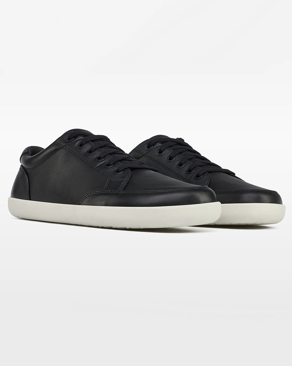Splay FREESTYLE LEATHER Obsidian barefoot shoes, front three-quarter view